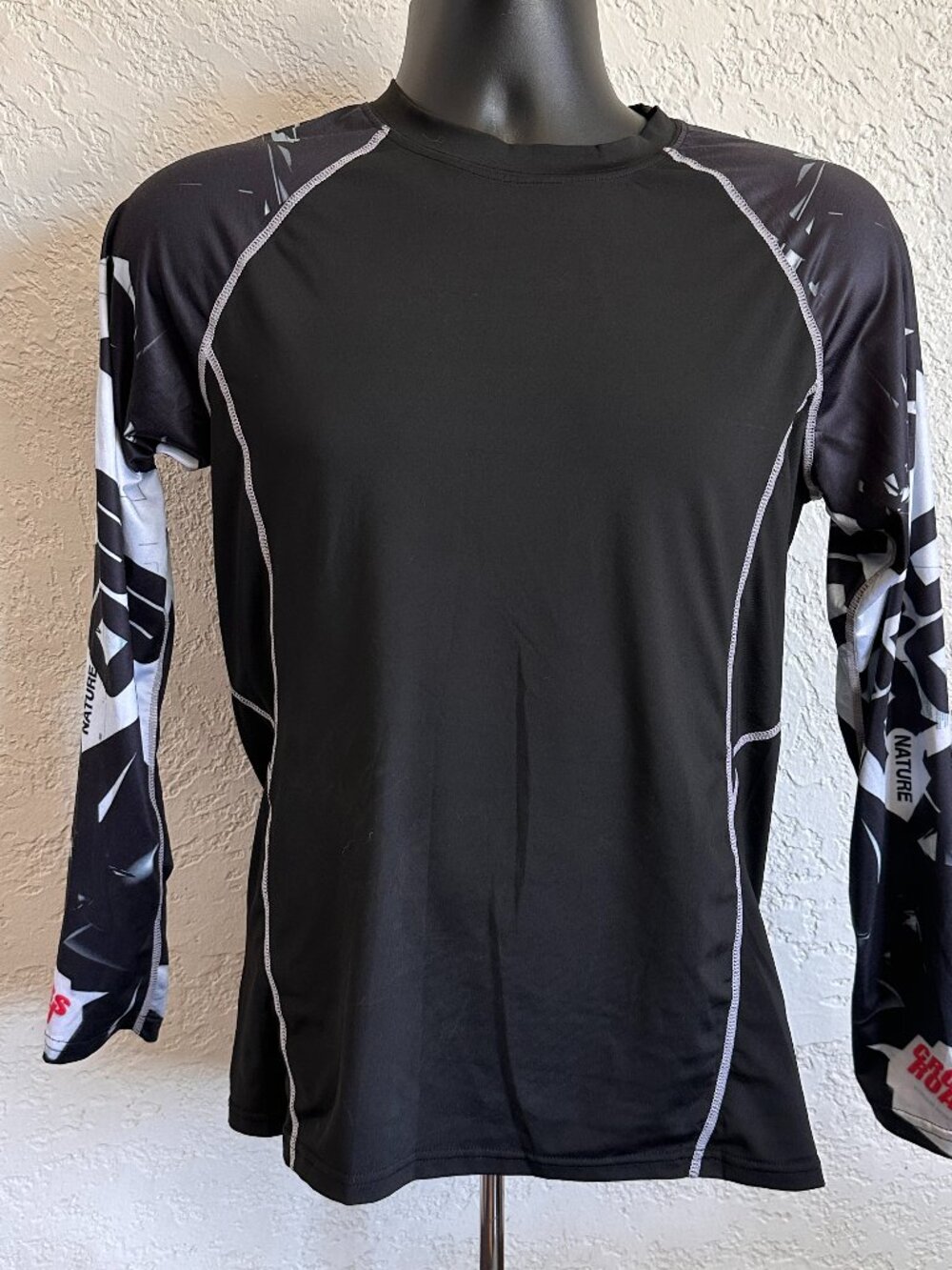 Men's Unbranded Black Long Sleeve T-Shirt Graphic Sleeve Design Size XL